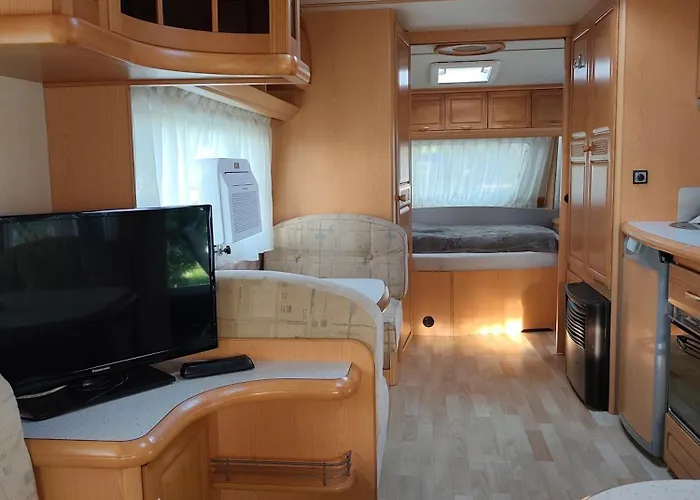 캠프장 Wohnwagen Nele